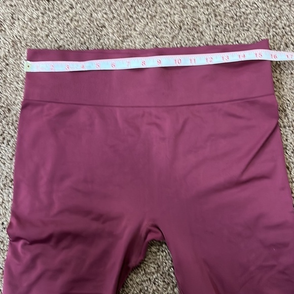 Knix Good to Go Seamless Leggings in Dark Cherry size XL - Picture 7 of 10